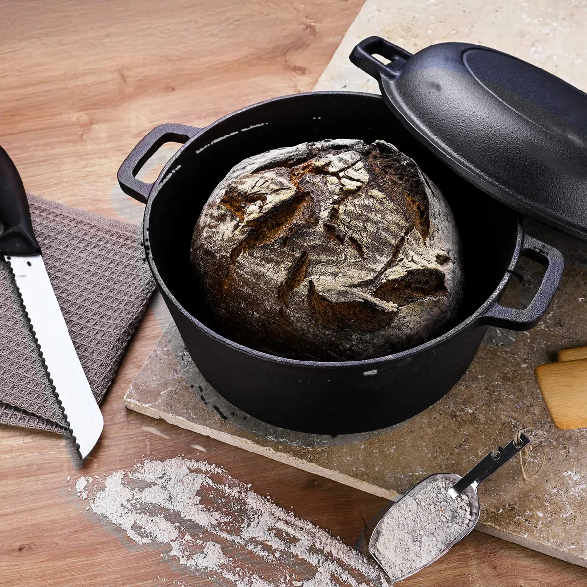 GRÄWE Dutch Oven CI 350 Ø 26 cm – Gusseisen Brat- & Kochtopf 2-in-1 mit Deckel, Induktion & Backofen geeignet, Schmortopf & Bräter für Outdoor & Küche, 5QT, 4,7 Liter