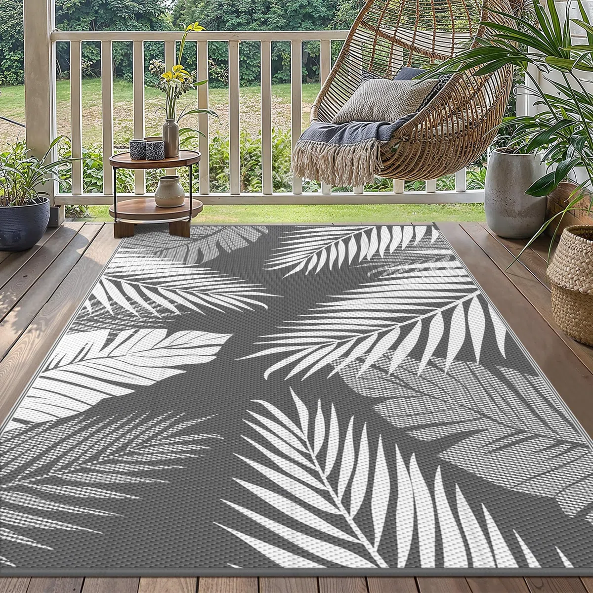 GENIMO Outdoor Teppich Wetterfest 150x240cm, Balkon Teppich mit botanischem Blattmuster, Waschbarer, Polypropylen-Teppich für Camping, Garten, Wohnmobil, Terrasse & Hinterhof – Grau & Weiß